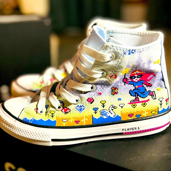 **SOLD** ✨NEW✨ Converse ‘Gamer’Chuck Taylor All-Star High, Youth Size 1 - $45 - Picture 5 of 11
